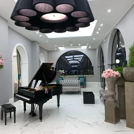 Versace Luxury אתר נופש