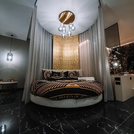 Versace Luxury אתר נופש