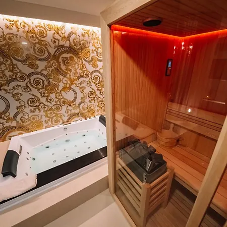 Versace Luxury אתר נופש