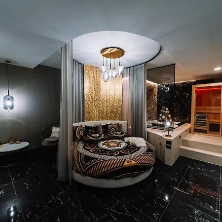 אתר נופש Versace Luxury